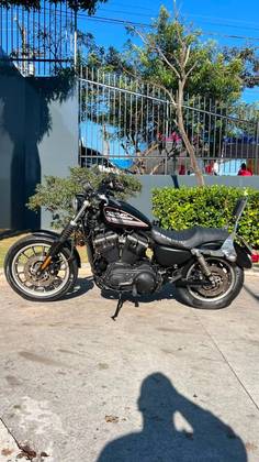HARLEY-DAVIDSON SPORTSTER XL 883 R 